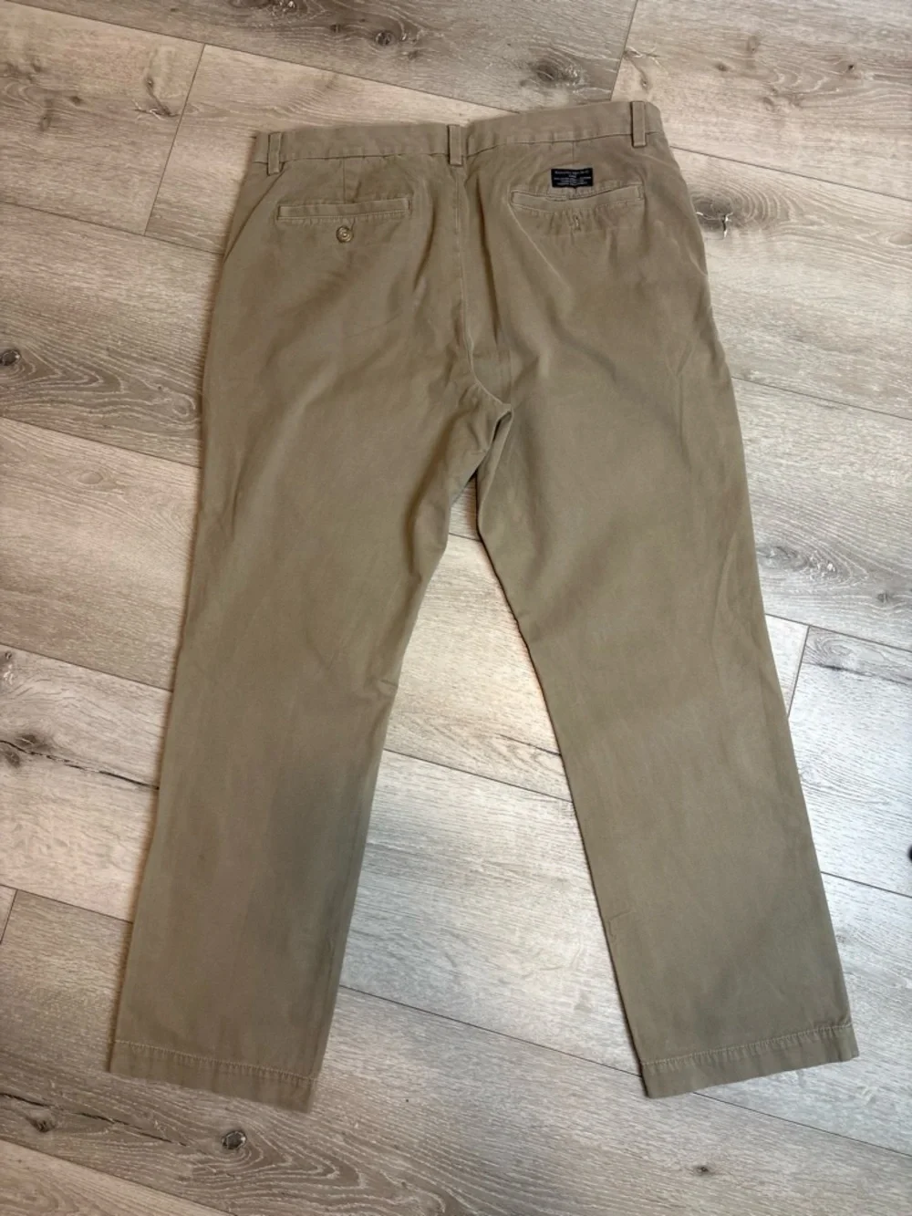 Men's Classic Straight Chino Pants in Khaki - Versatile Everyday Wear
